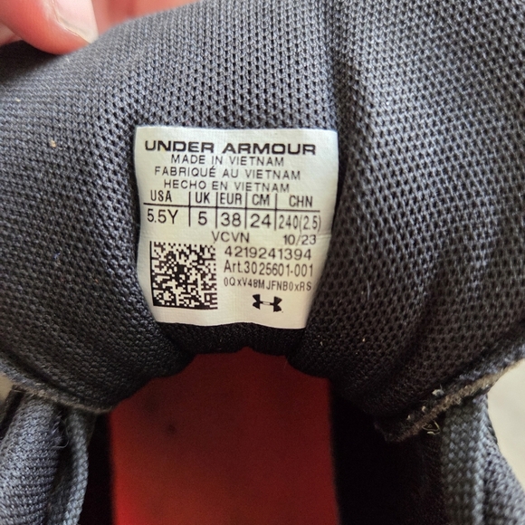 Under Armour Black Baseball Cleats Size 5.5 - Picture 6 of 6